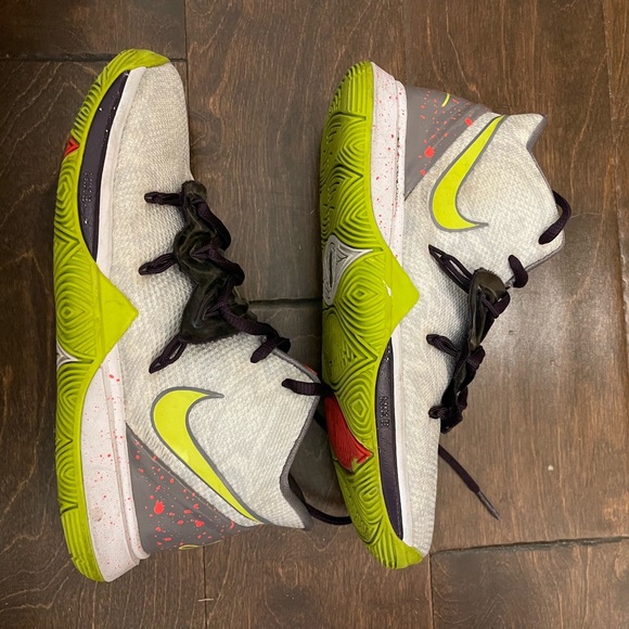 2019 Kyrie 5 GS 'Mamba Mentality youth size 4 shoes sneakers - Picture 3 of 5